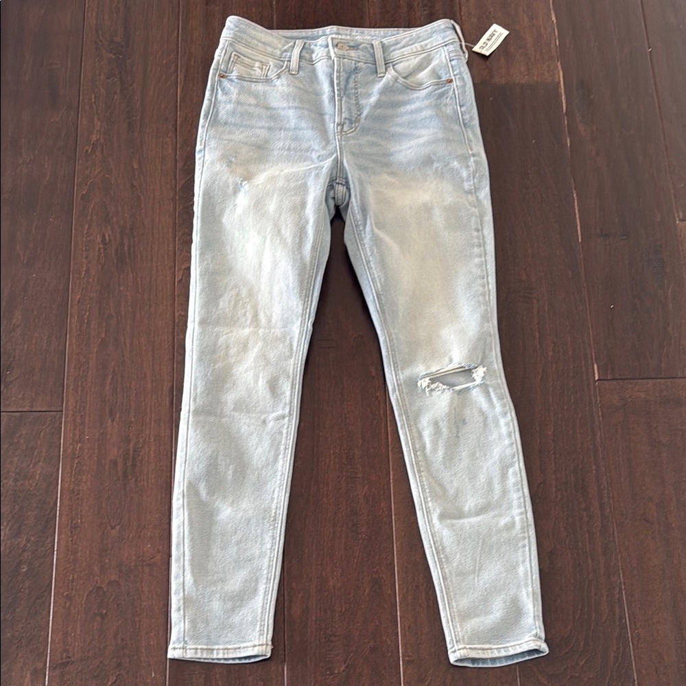 NWT Women’s Old Navy Light Blue Rockstar Super Skinny Distressed Jeans